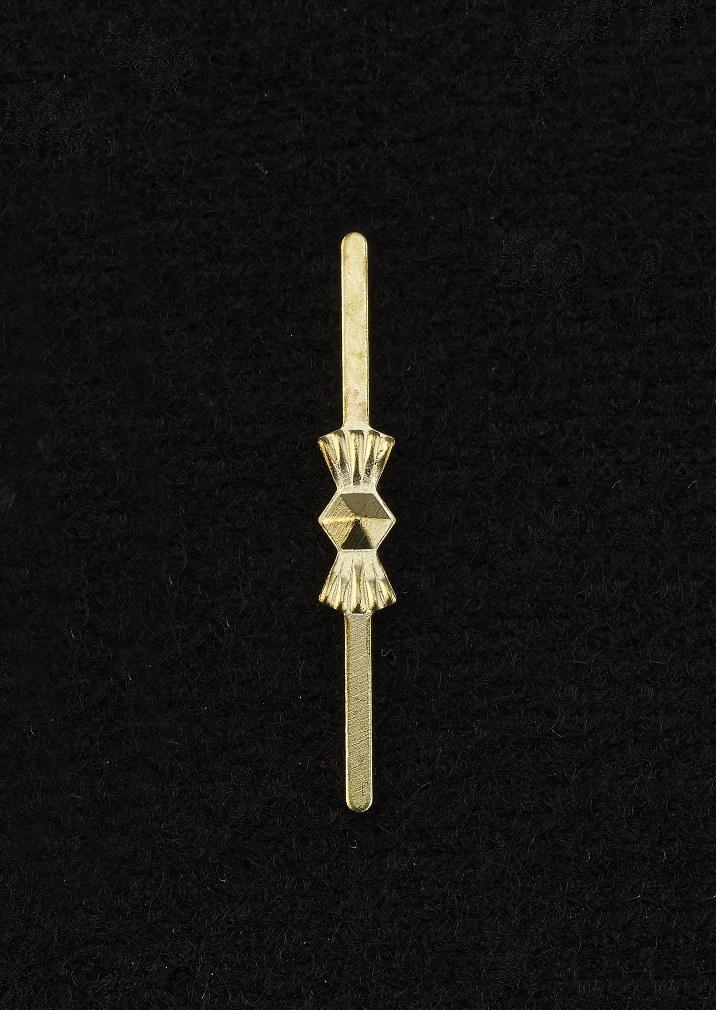 C90026  Bow Tie Straight Link 25mm Gold